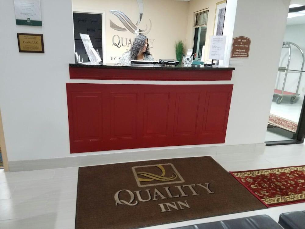 Quality Inn Толедо Экстерьер фото